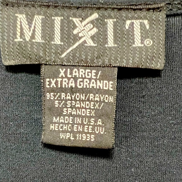 Black Scoop Neck - Picture 3 of 3